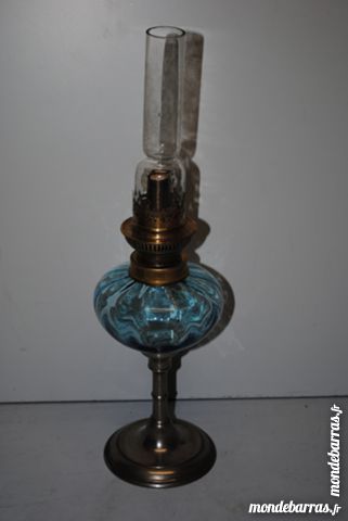 lampe à pétrole verre bleu pierd argenté 35cm haut 25 Blaye-les-Mines (81)
