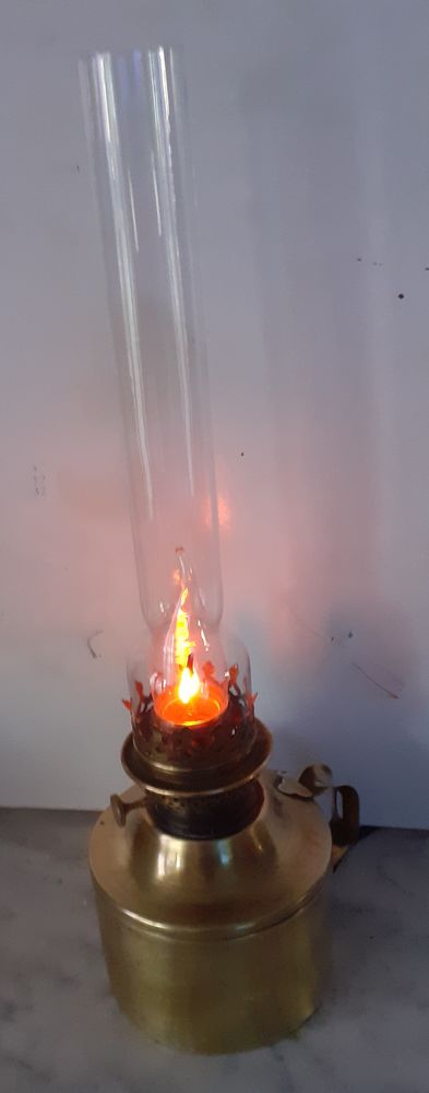 Lampe à Pétrole Vintage Blanche - Style Rétro, Fonctionnement à L'huile