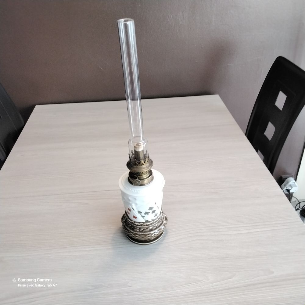 LAMPE A P�TROLE 
20 Saint-Priest (69)