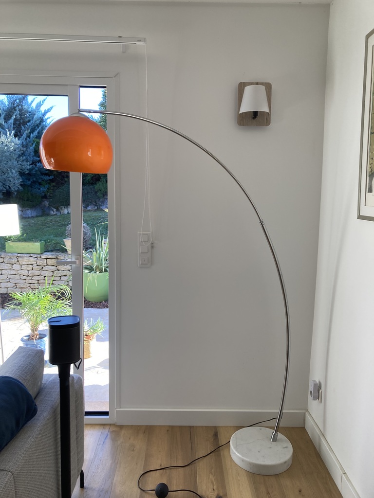 Lampe sur pied design orange et m�tal chrom� 140 Apt (84)