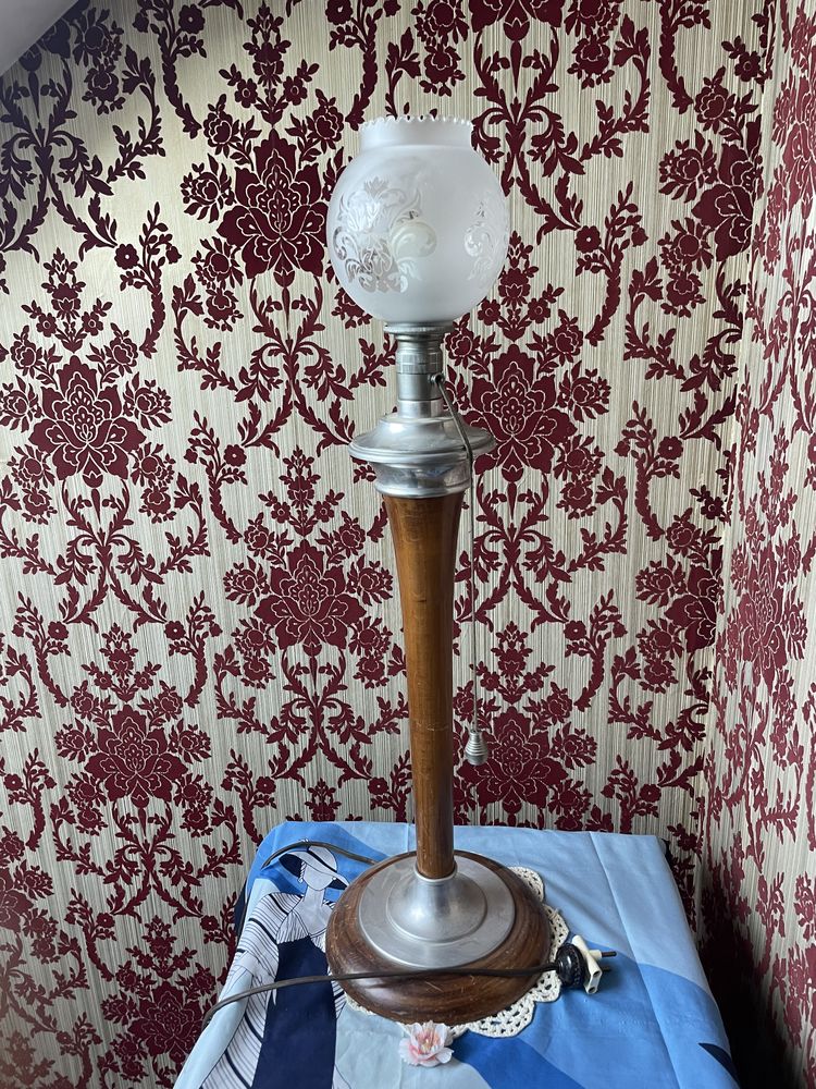 Lampe sur pied �l�gante avec abat-jour en verre ( Mazda-50 ) 90 Dijon (21)