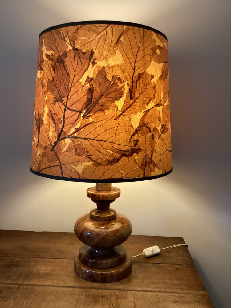 LAMPE SUR PIED EN MARBRE MARRON AVEC ABAT JOUR 35 Pompignac (33)