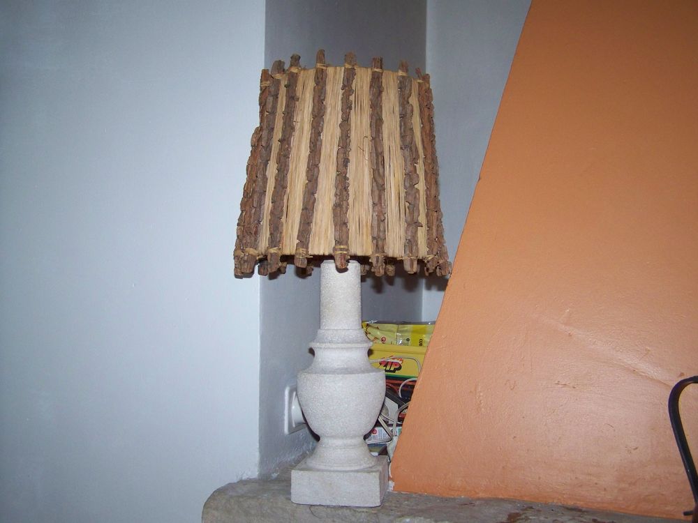 LAMPE PIED EN PIERRE 
HAUTEUR  55CM 15 Roussillon (84)
