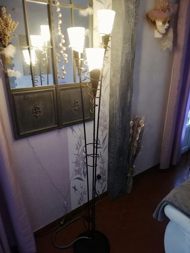 Lampe sur pied 50 Barentin (76)