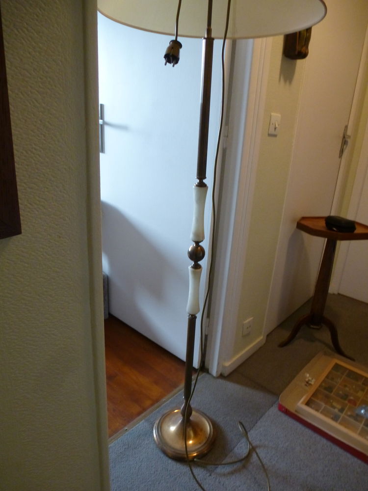 Lampe en pied 50 Mont-Saint-Aignan (76)