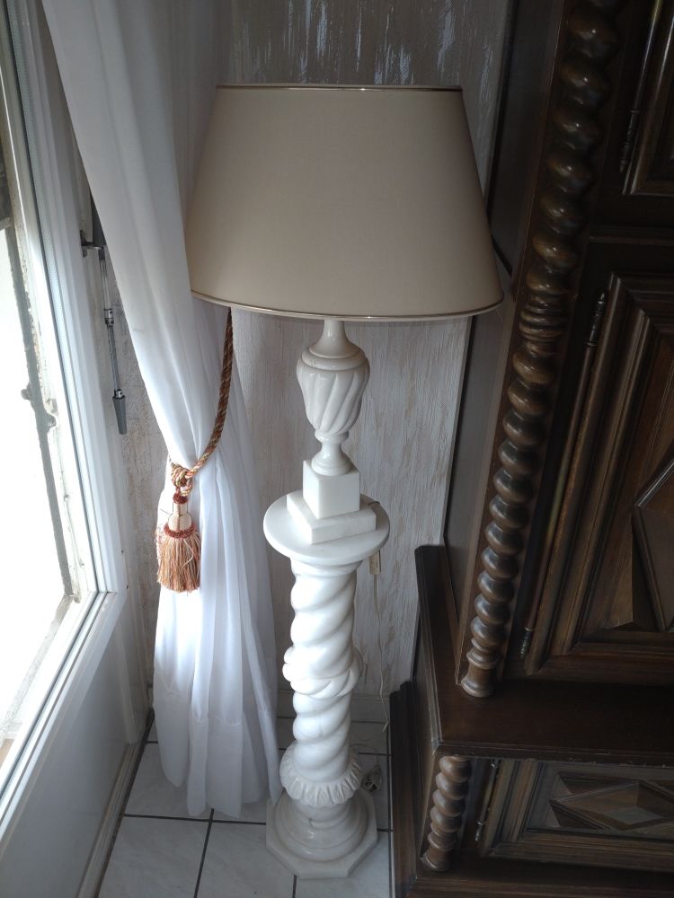 lampe plus colonne en albatre 100 Angers (49)