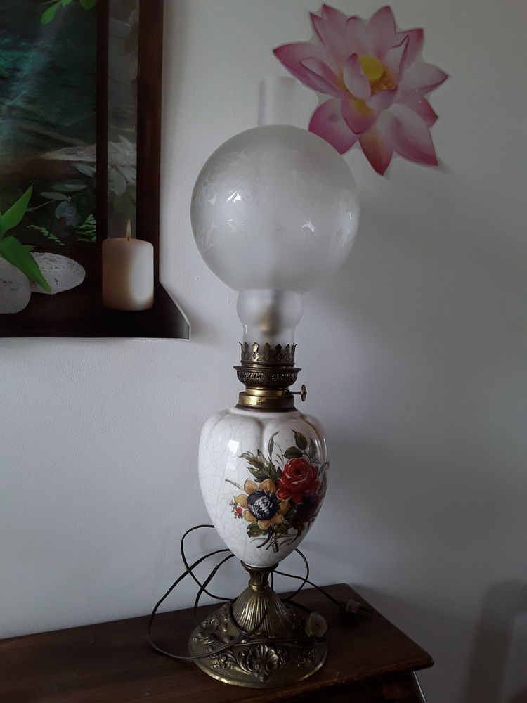 Lampe porcelaine 40 Givrand (85)
