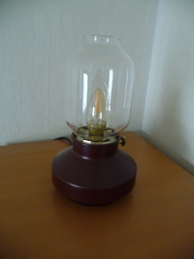 Lampe � poser bordeaux et son ampoule 25 Celles-sur-Belle (79)