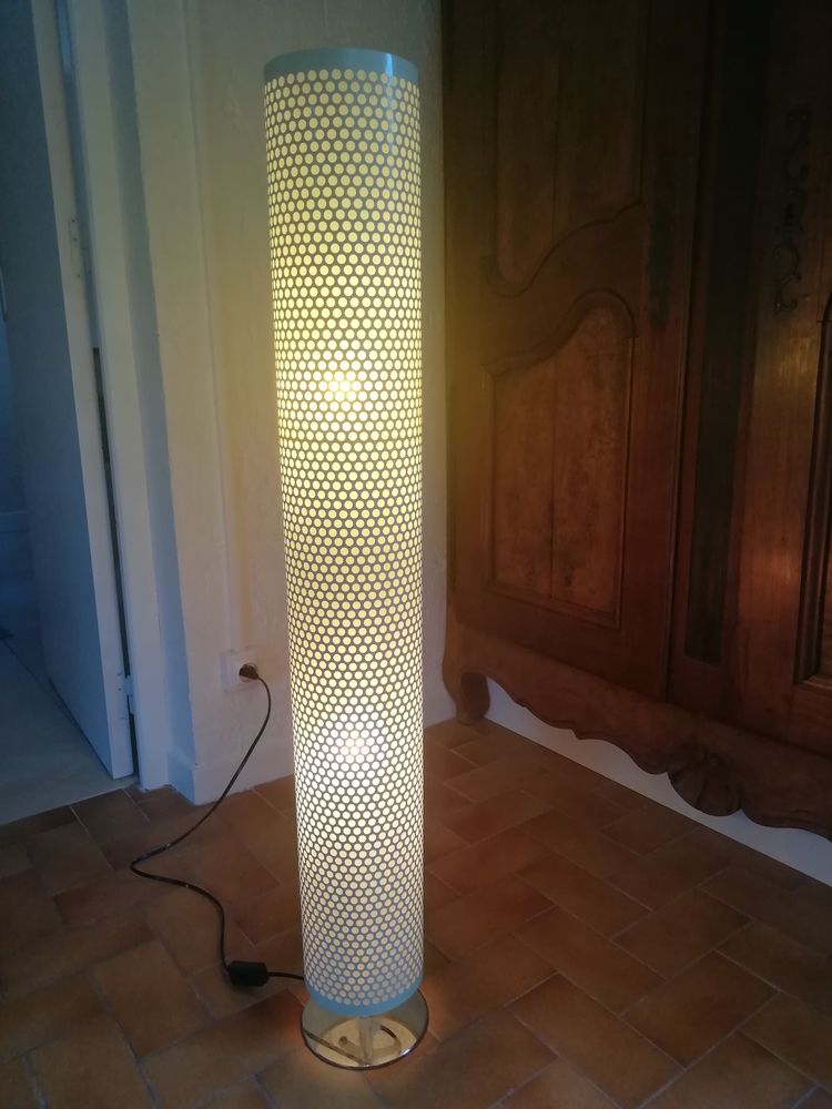 Lampe � poser, design 39 Jumilhac-le-Grand (24)