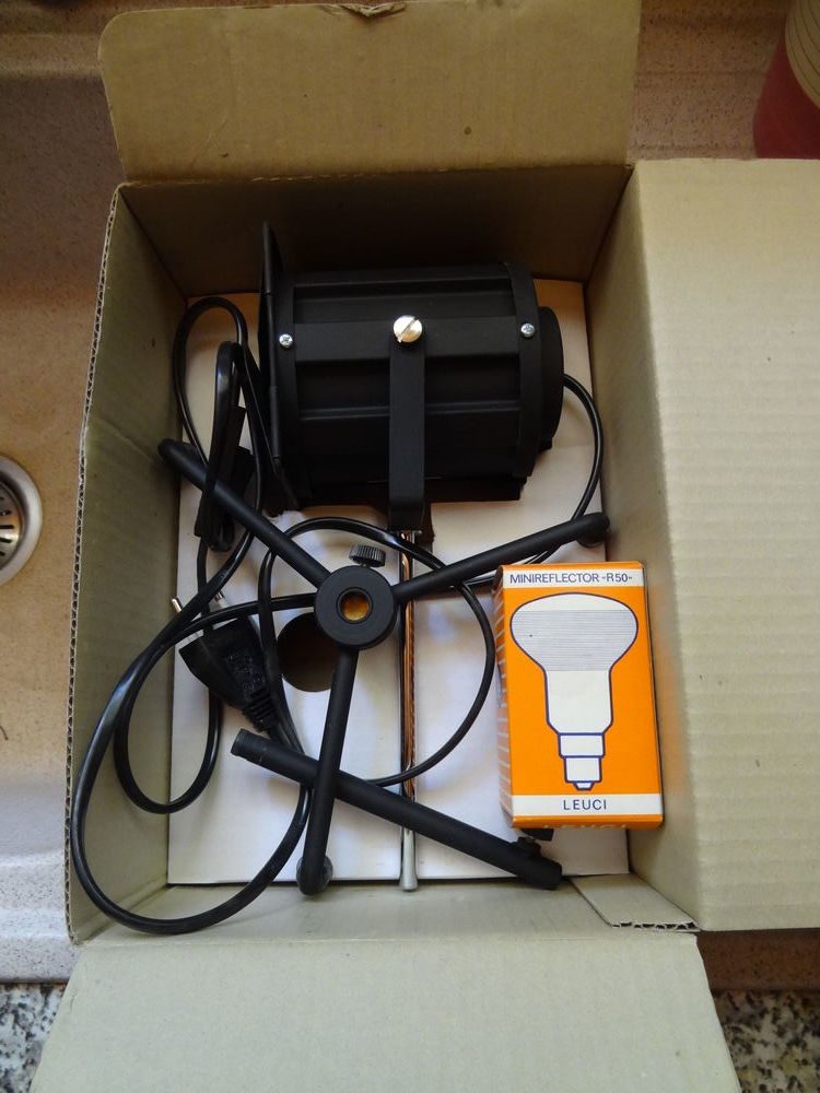 LAMPE A POSER STYLE SPOT CINEMA 10 Pertuis (84)