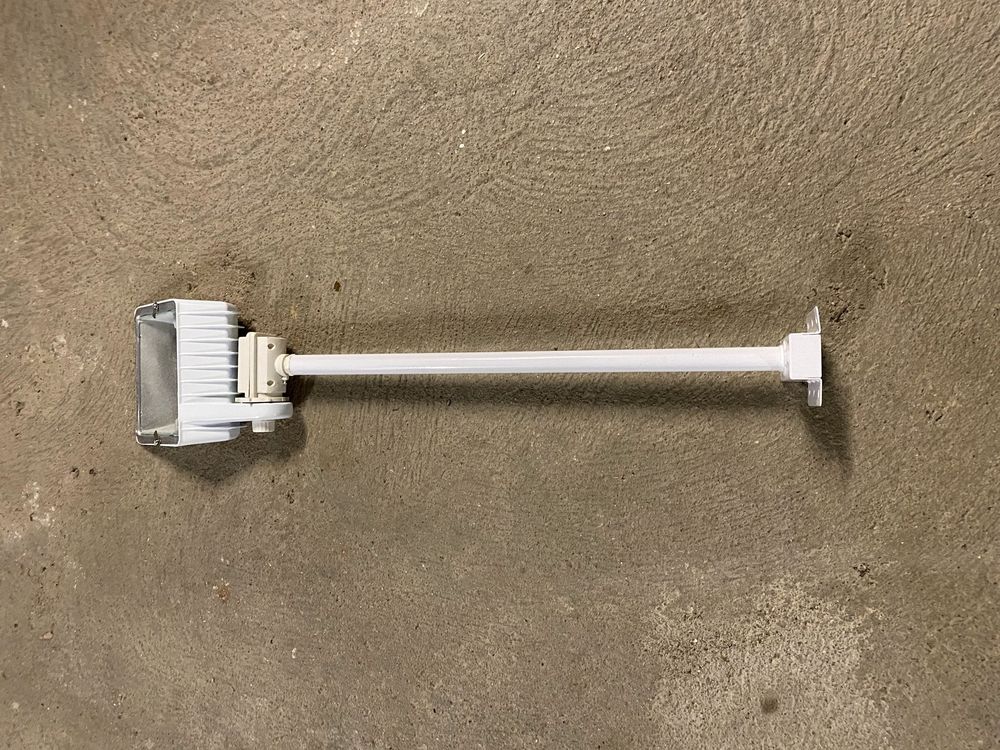 Lampe projecteur ampoule R7S 10 Champvert (58)