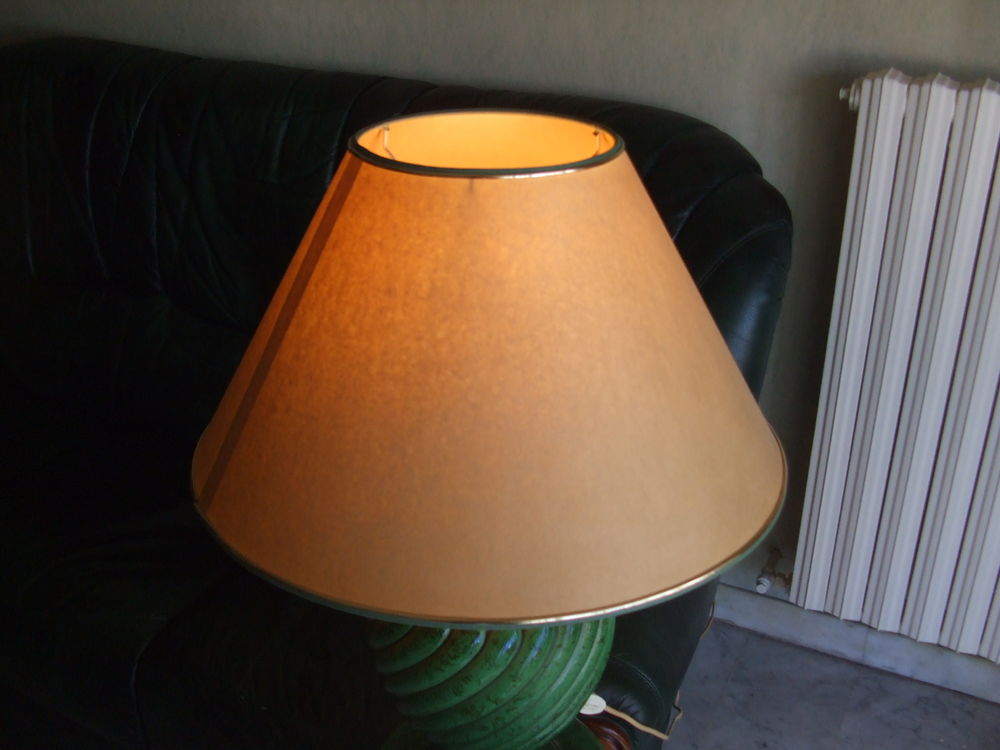 lampe de salon avec pied en colonne vert bronze 20 Nice (06)
