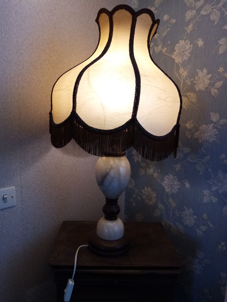 Lampe de salon ( ou de chambre ) à poser ( belle hauteur ) 50 Clermont-Ferrand (63)