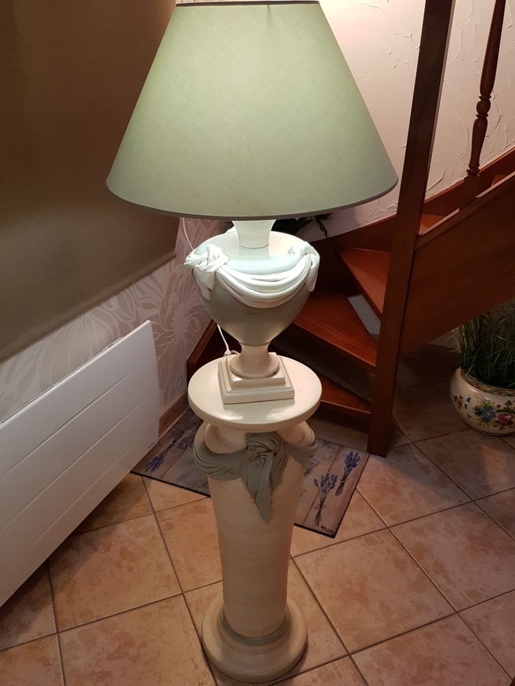 Lampe de salon d�corative sur son socle 50 Dunkerque (59)