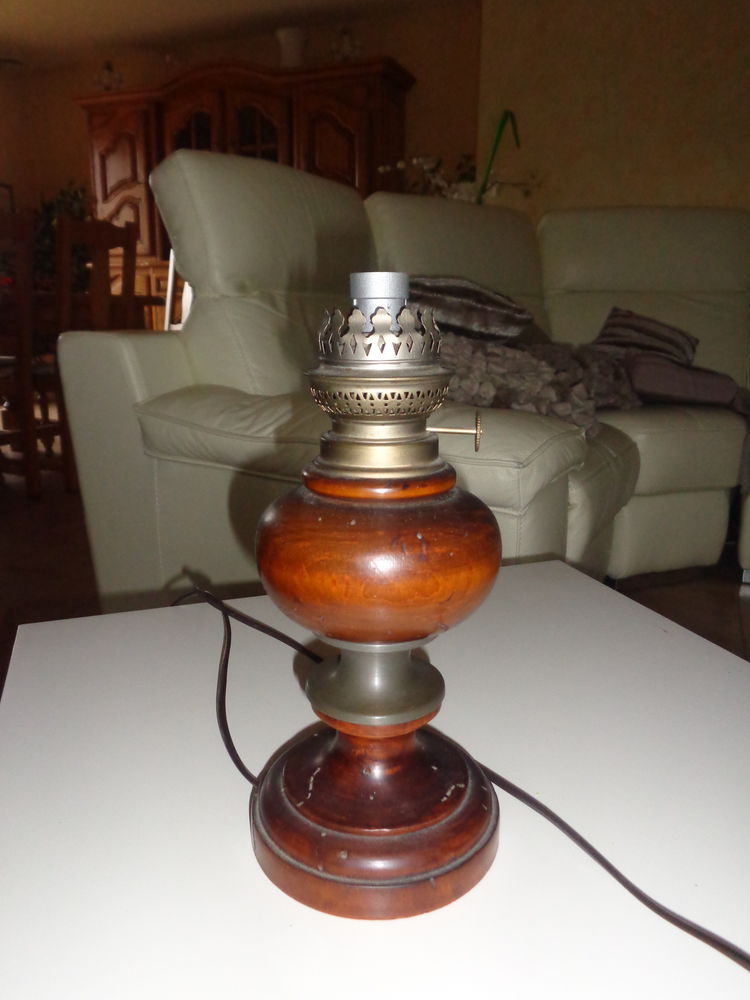 LAMPE DE SALON
25 Libourne (33)