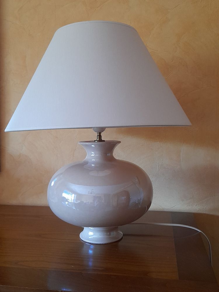 lampe de salon. 90 Bagnols-sur-C�ze (30)