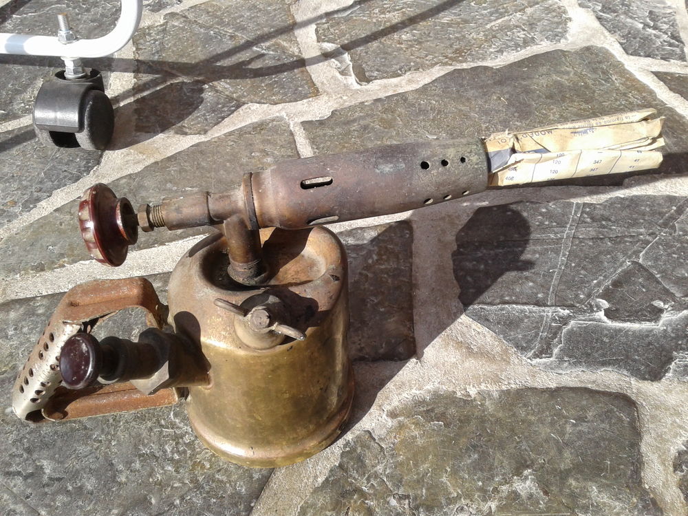 Lampe � souder Express Unis - France N�26 avec sa notice
35 Dinan (22)