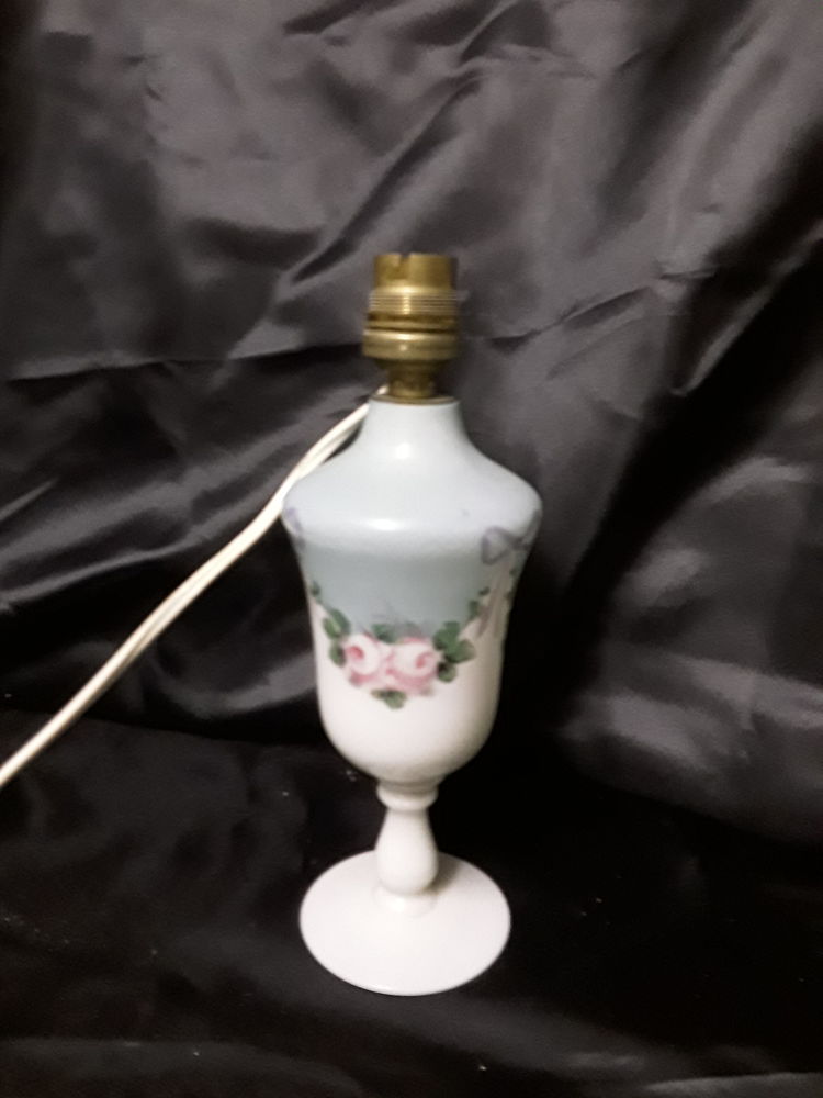 LAMPE DE STYLE ROMANTIQUE 15 Ermont (95)