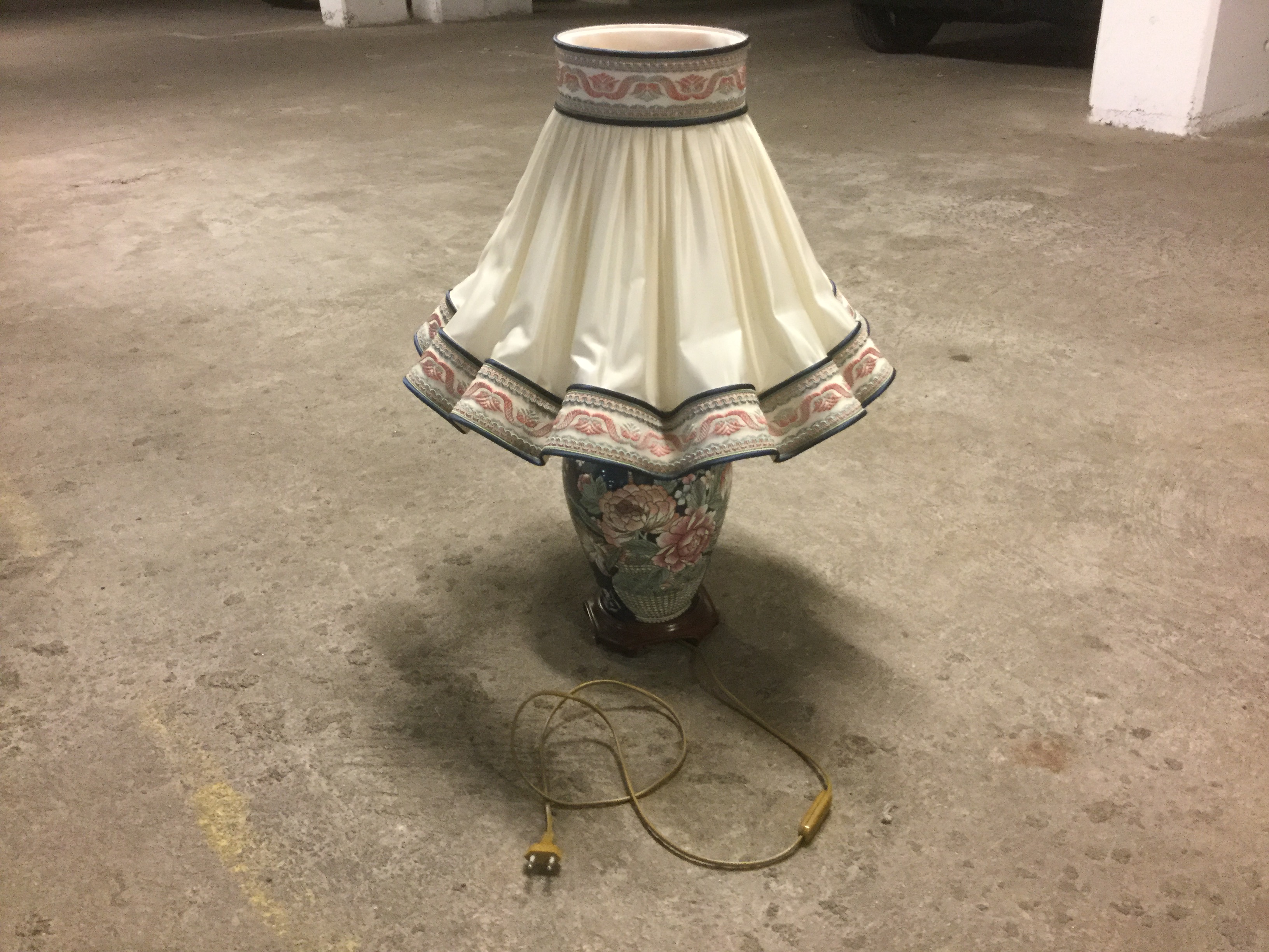 LAMPE DE STYLE 75 Saint-Etienne (42)