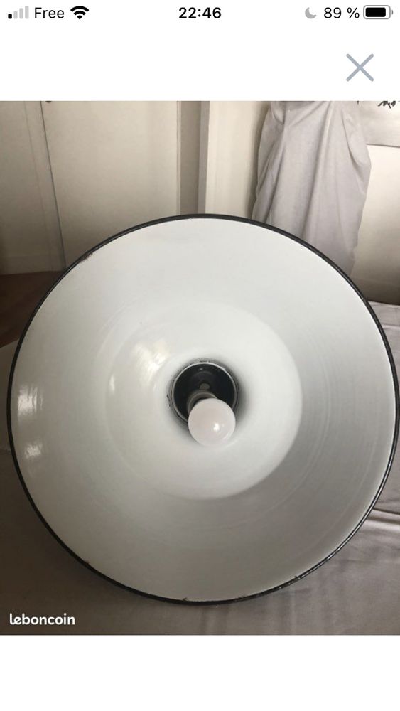 lampe � suspension en acier �maill� noir 40 Paris 19 (75)