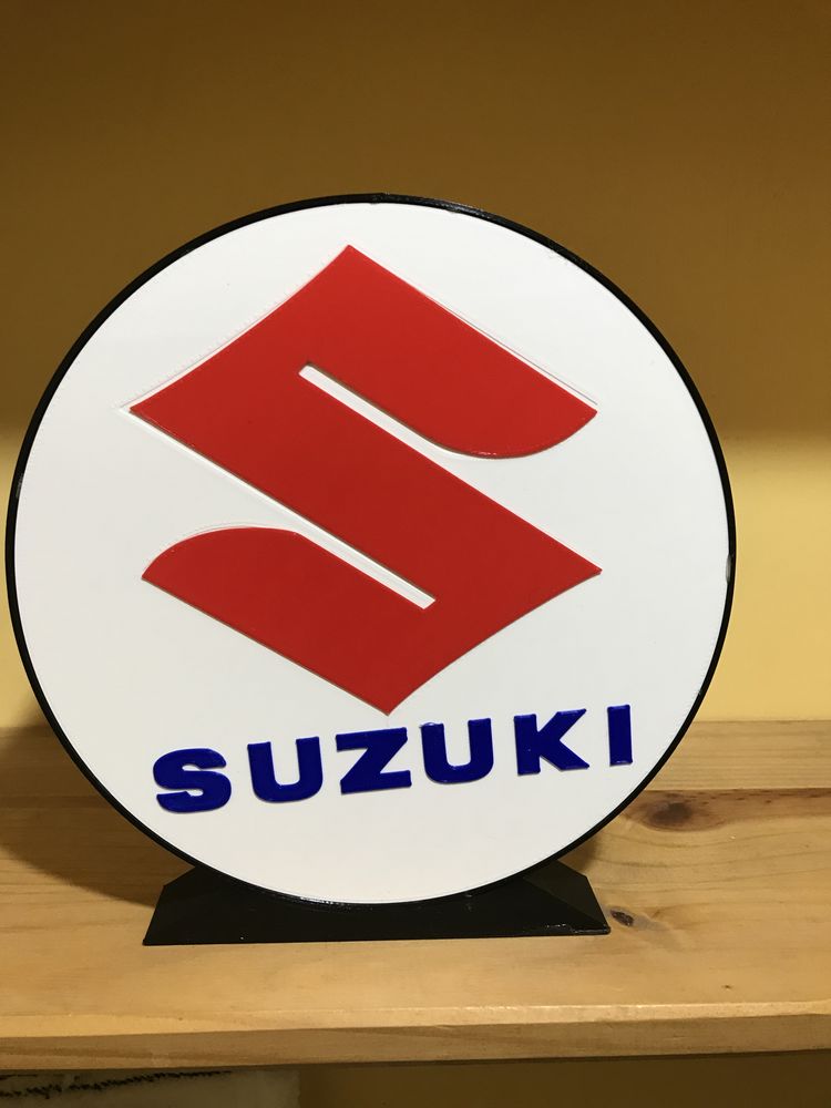 Lampe SUZUKI r�alis�e par impression 3 d 25 Saint-�tienne (42)