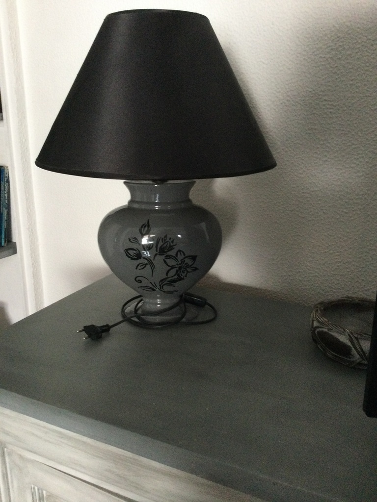 Lampe de Table C�ramique Grise et Abat-jour Noir hauteur totale 50. ',diam�tre 45 c' 30 Lyon 7 (69)