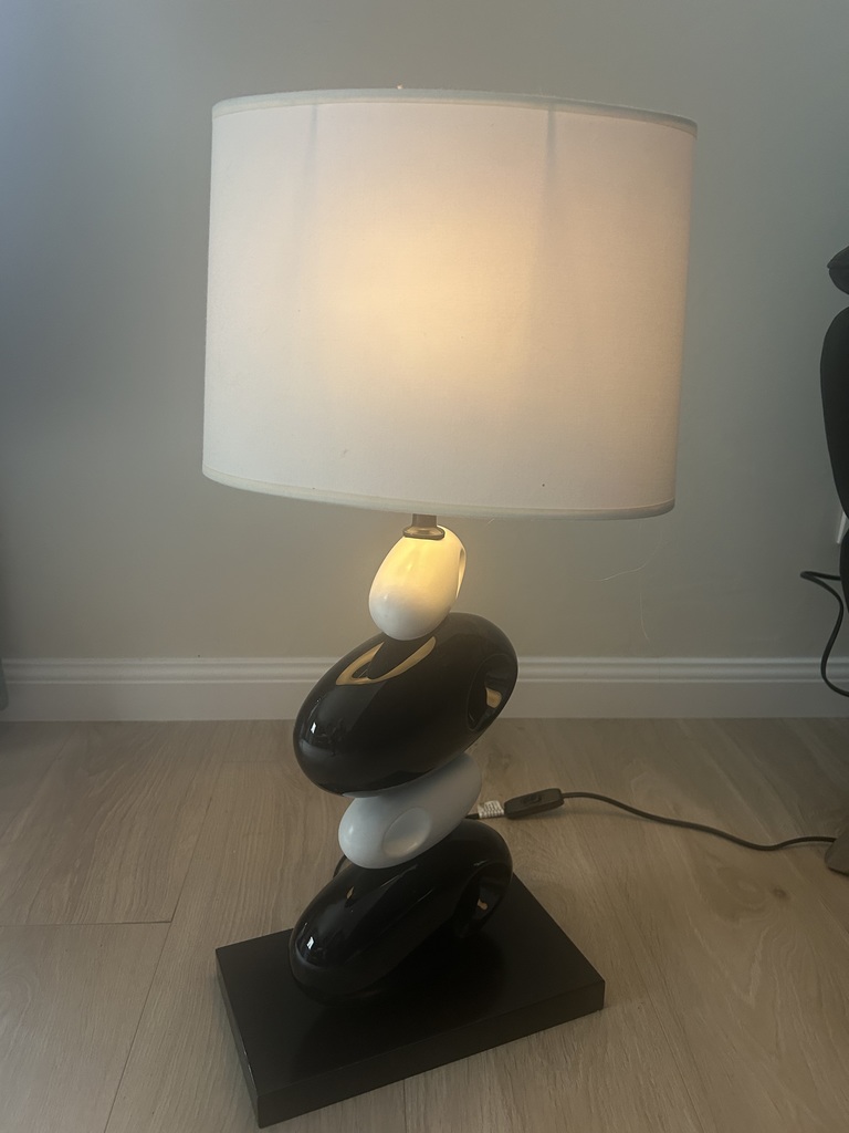 Lampe de table design noir et blanc 15 Tourcoing (59)