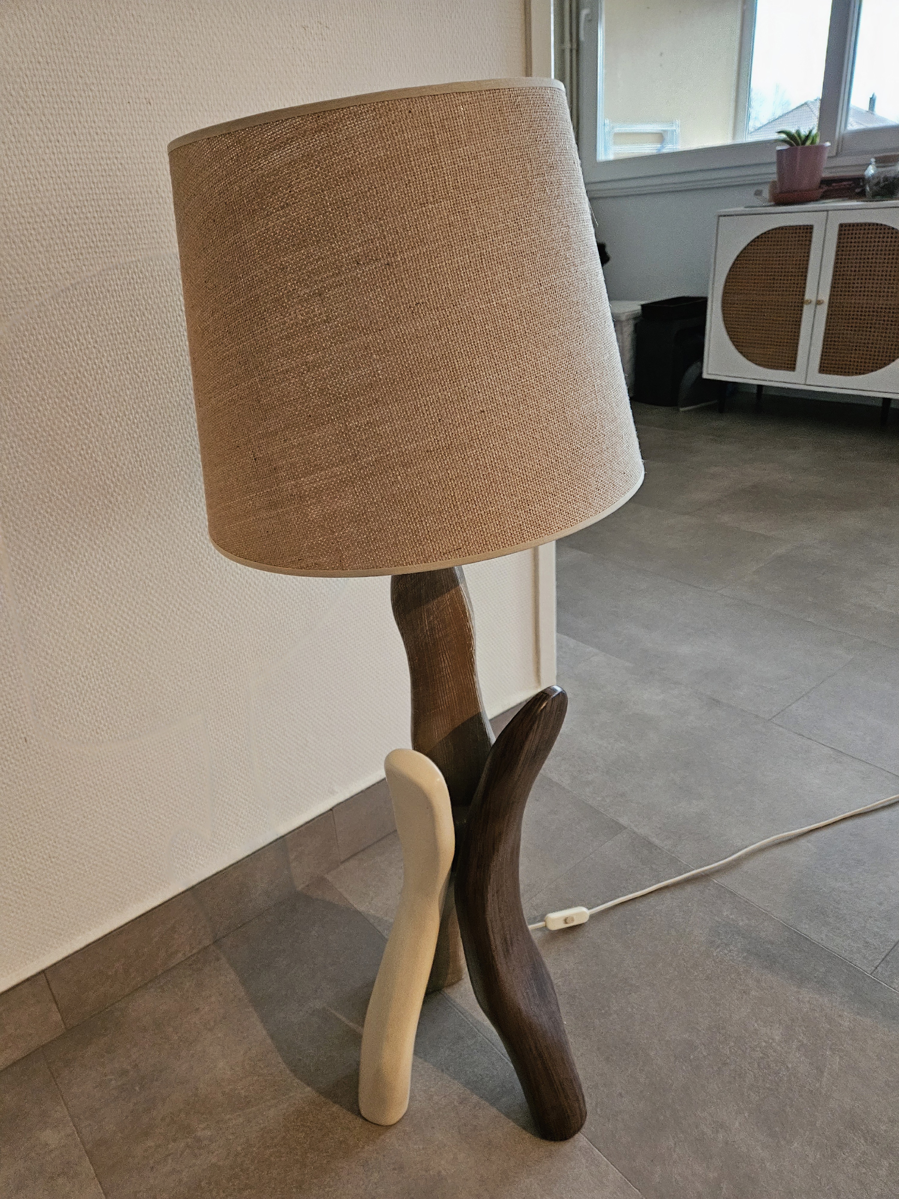 Lampe de table tr�pied en bois avec abat-jour beige 140 Bourg-en-Bresse (01)