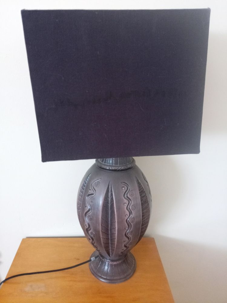 Lampe de table
10 Saint-Geni�s-de-Malgoir�s (30)