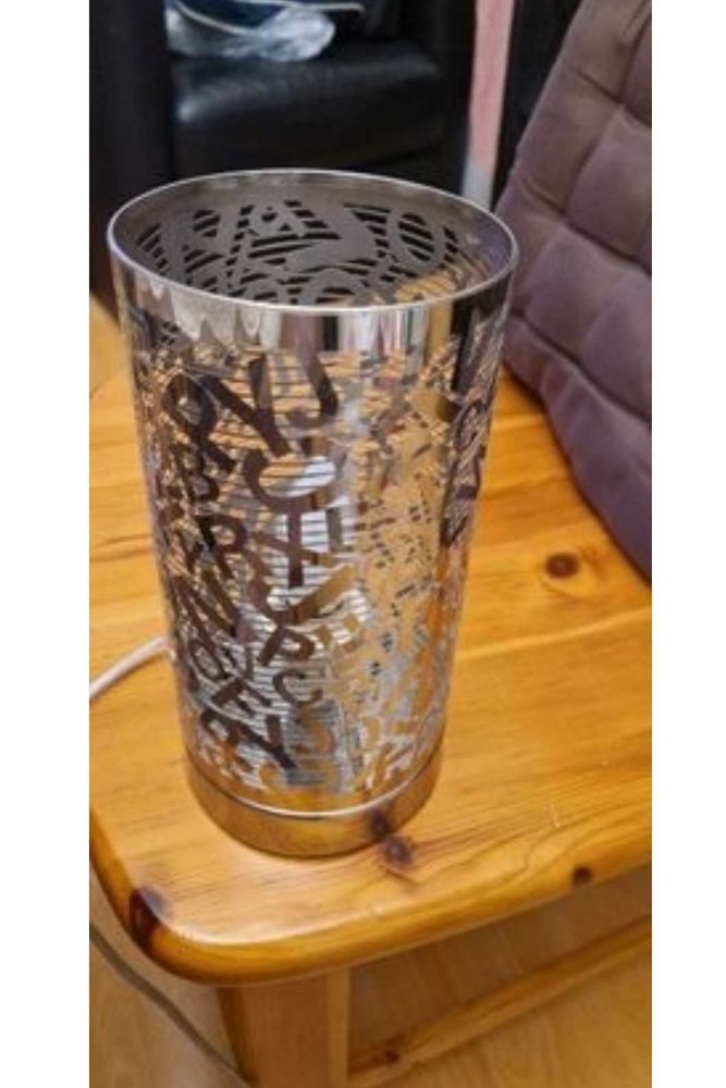 Lampe tactile 3 niveaux d'intensit� TBE 10 Courbevoie (92)