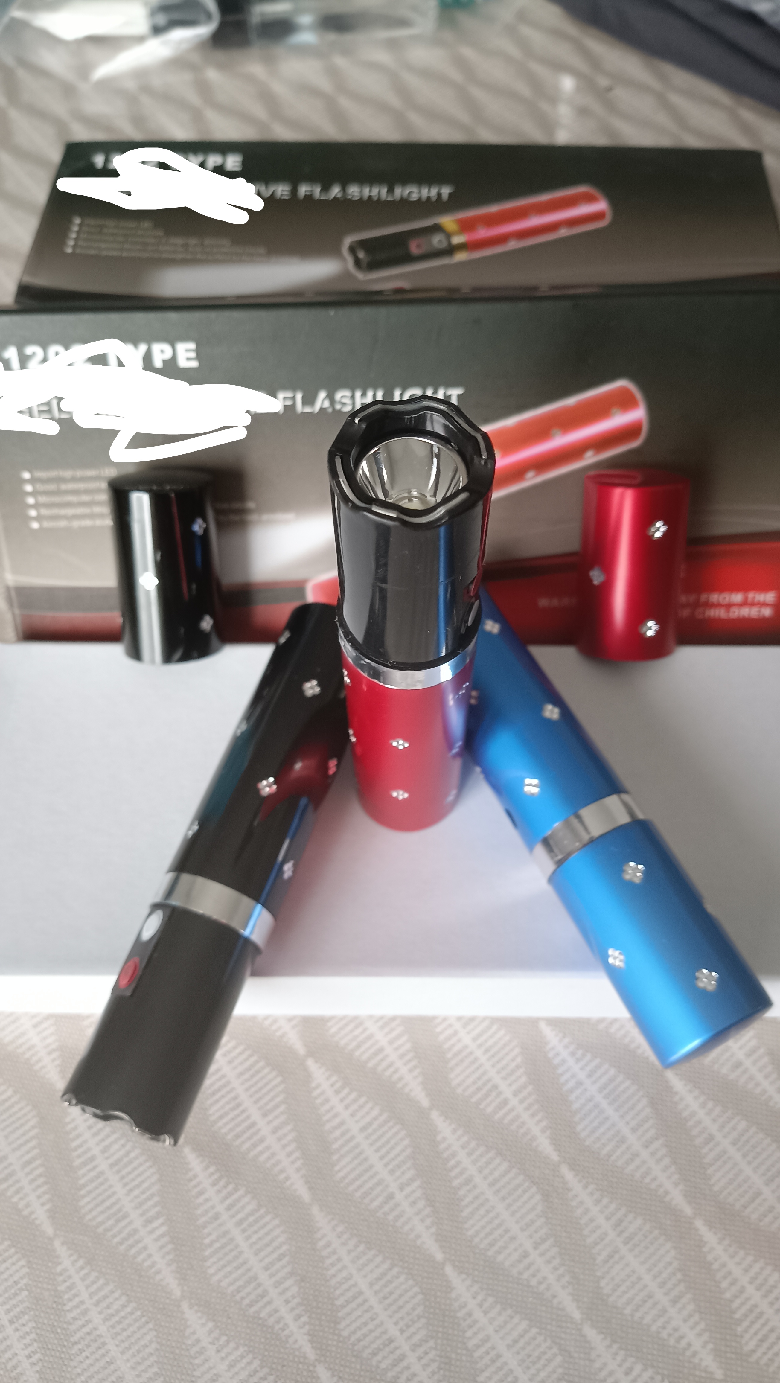 Lampe taser shocker neuf avec chargeur 25 �vry (91)