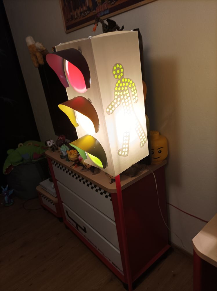 Lampe feu tricolore enfant 19 Argancy (57)