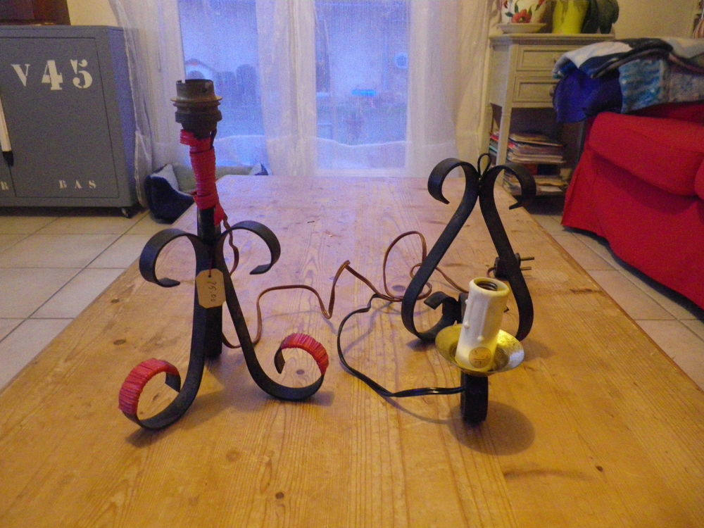 Lampe tripode et son applique en fer forg� 50 Toulouse (31)