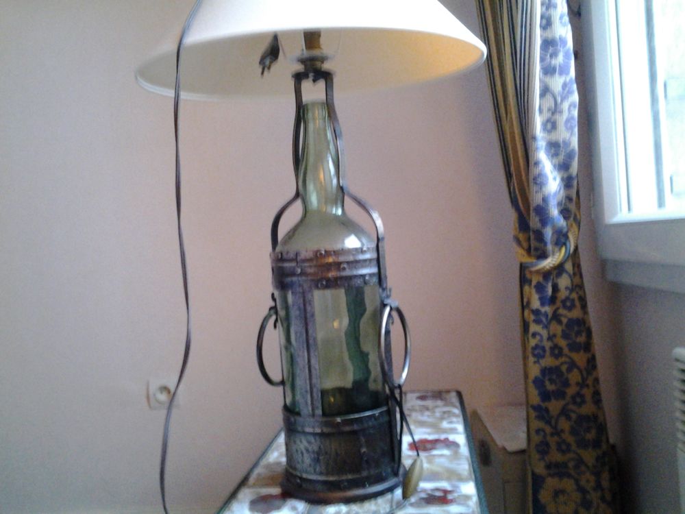 Lampe verre et fer forg� 50 Douy-la-Ram�e (77)