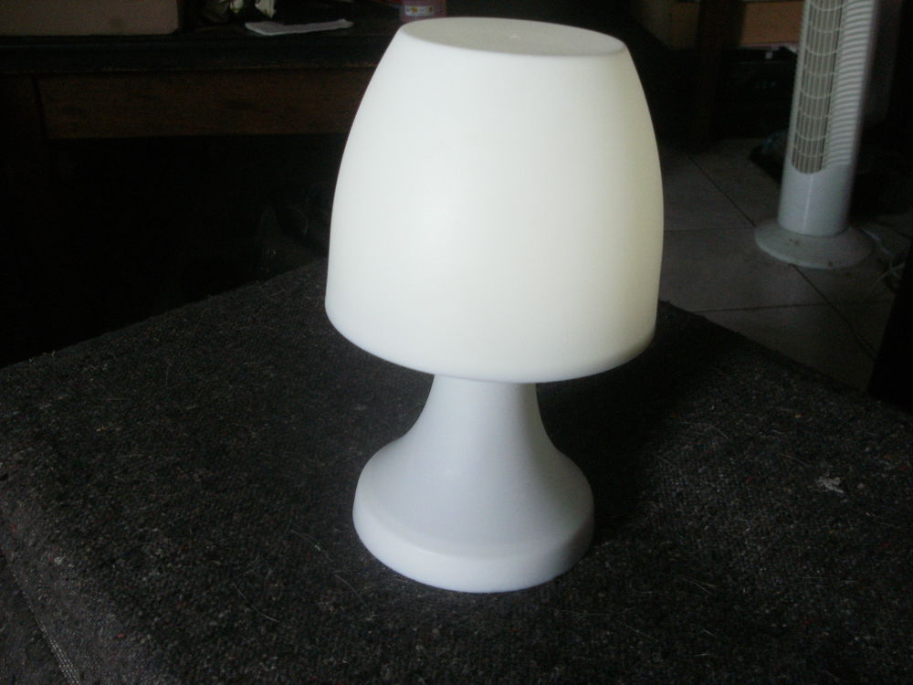 LOT DE 8 LAMPES DE CENTRE DE TABLE 60 Faye-d'Anjou (49)