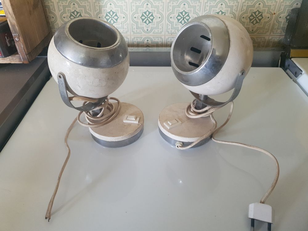 Lampes eyball ann�e 70 100 Saint-Hippolyte (25)