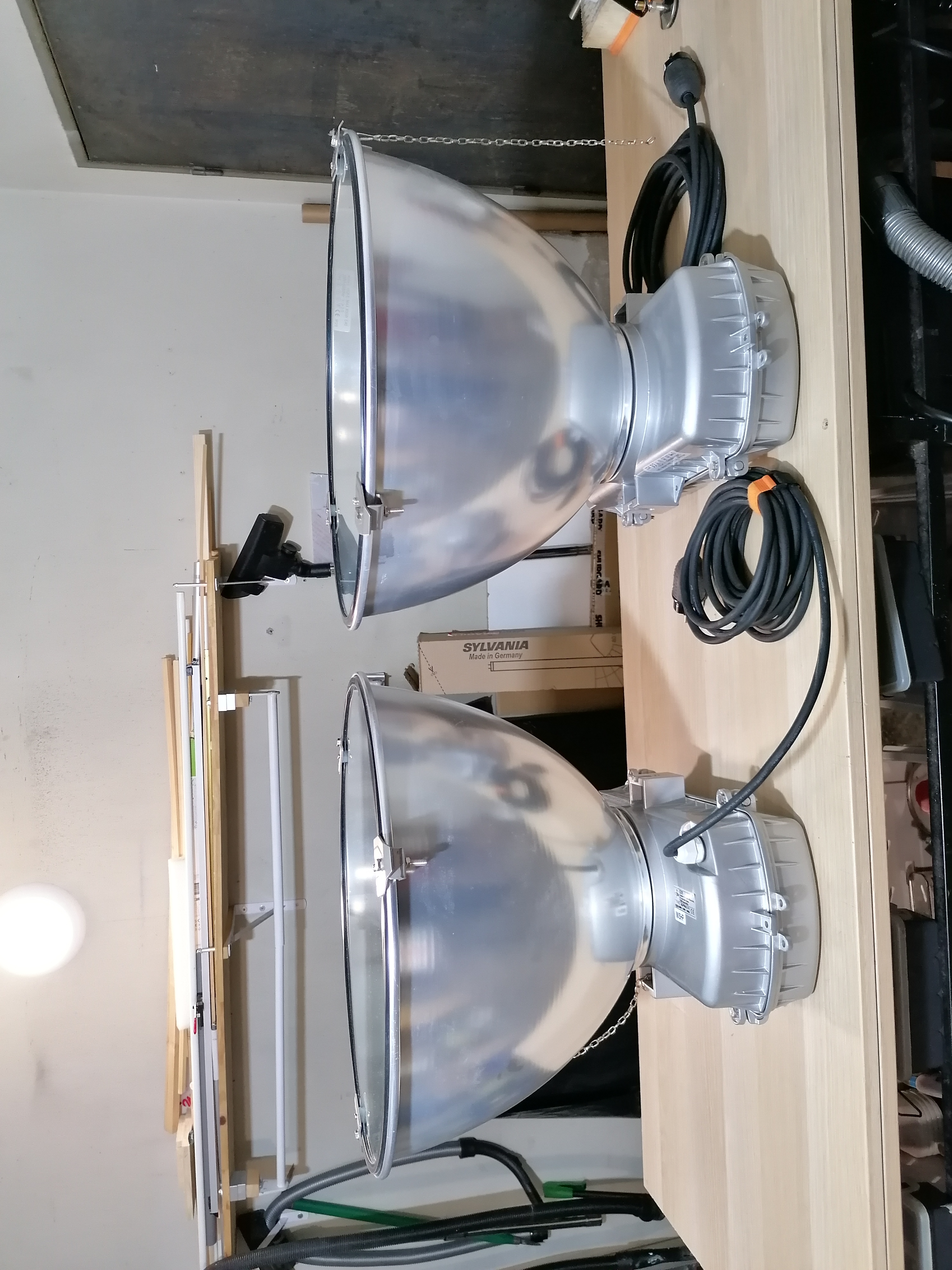 LAMPES INDUSTRIEL 180 Paris 19 (75)