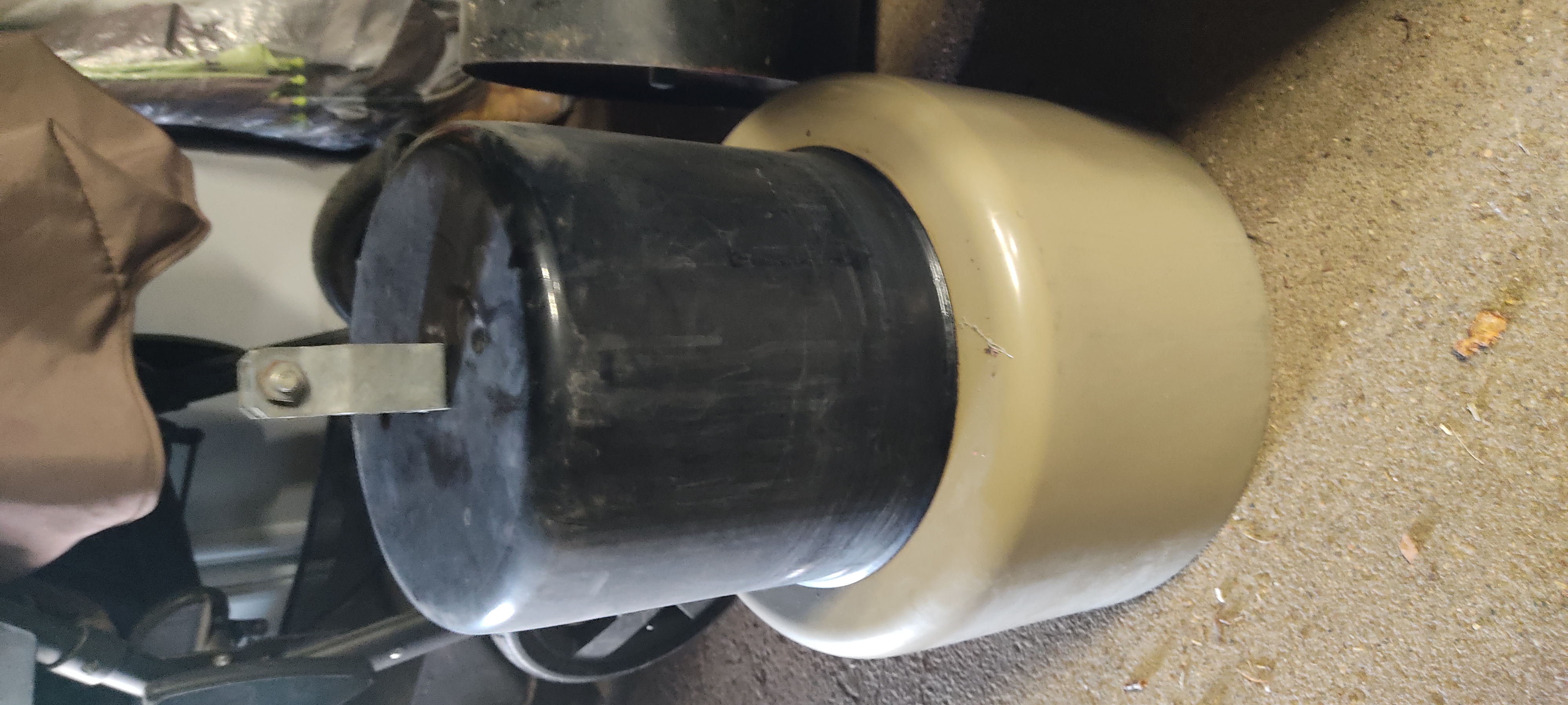 3 lampes industrielles 60 Rivesaltes (66)