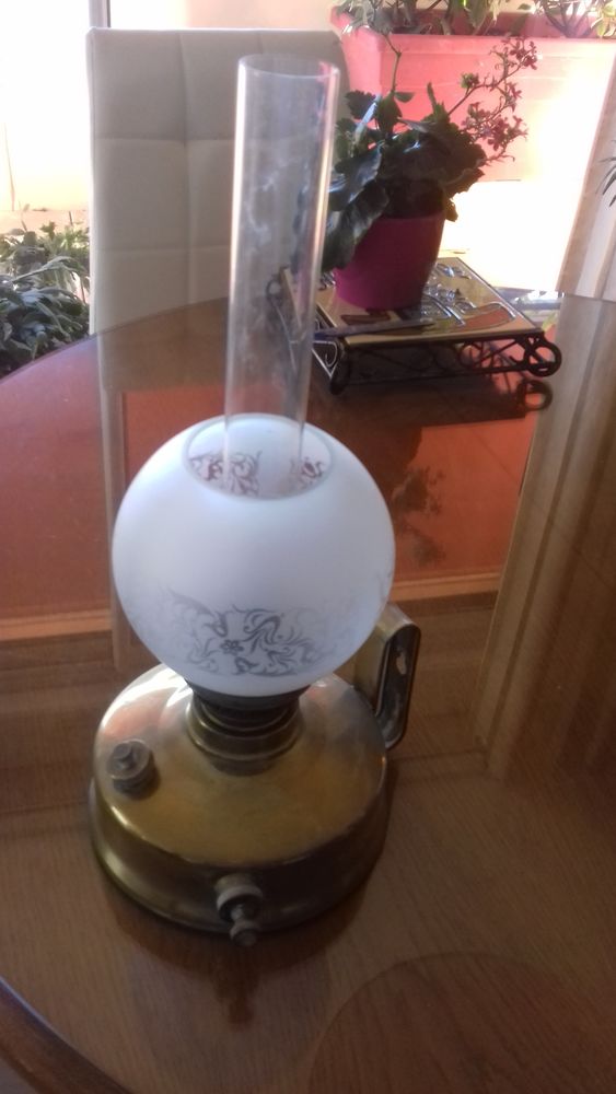 lampes � petrole en cuivre 20 Mont�limar (26)
