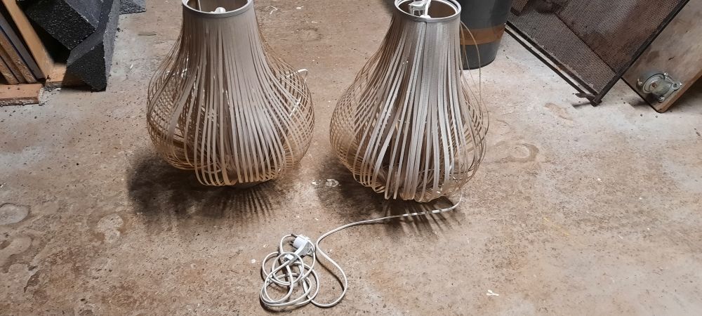 lot de 2 lampes � suspendre ou � piser 56 �vreux (27)