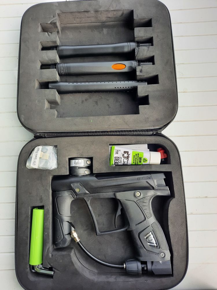 Lanceur paintball planet eclipse Gtek
Avec accessoires 450 Genill� (37)