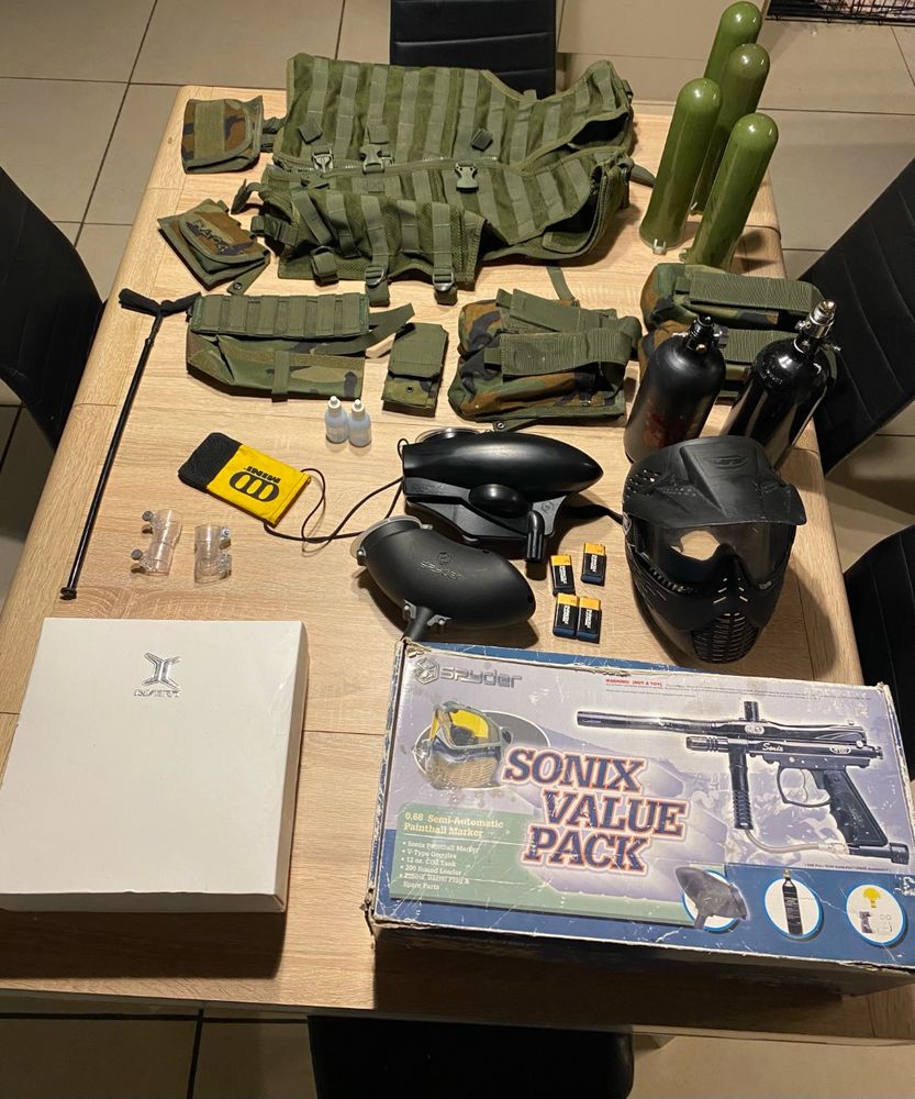 Lot lanceurs Paintball + �quipements 300 Barbentane (13)