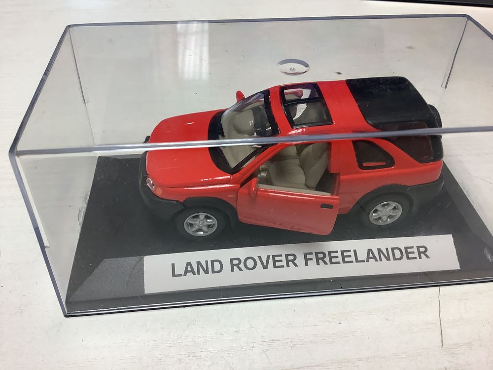 LAND ROVER FREELANDER 1/43 voiture miniature 8 Al�s (30)