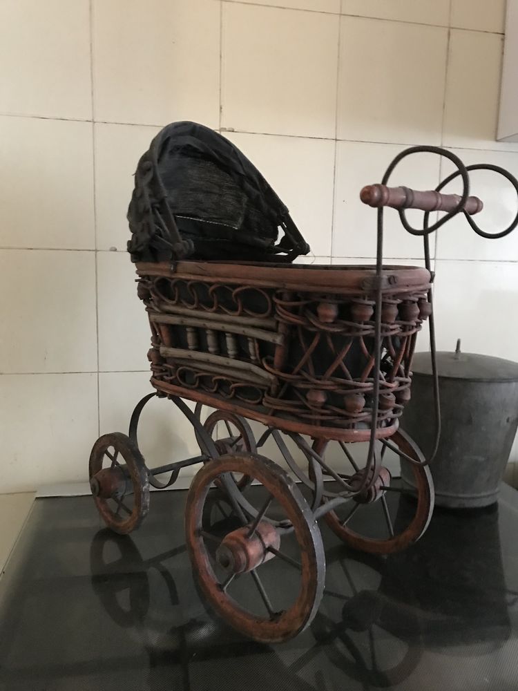 Landau ancien de poup�e  hauteur 41 cm 20 Vincennes (94)