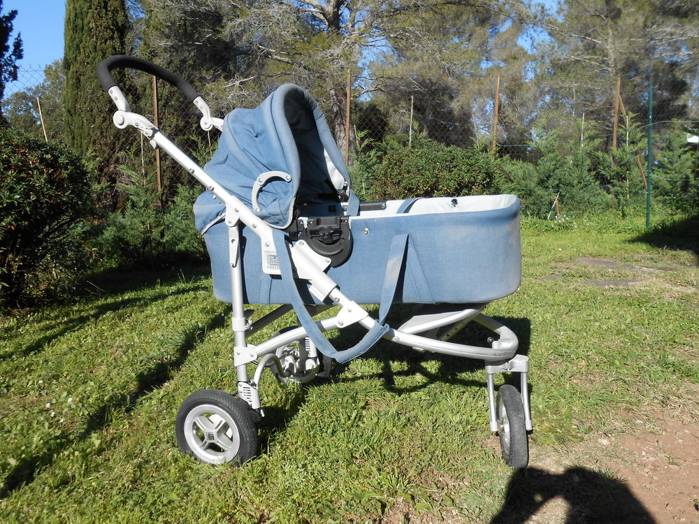  LANDAU /POUSSETTE 95 Fr�jus (83)