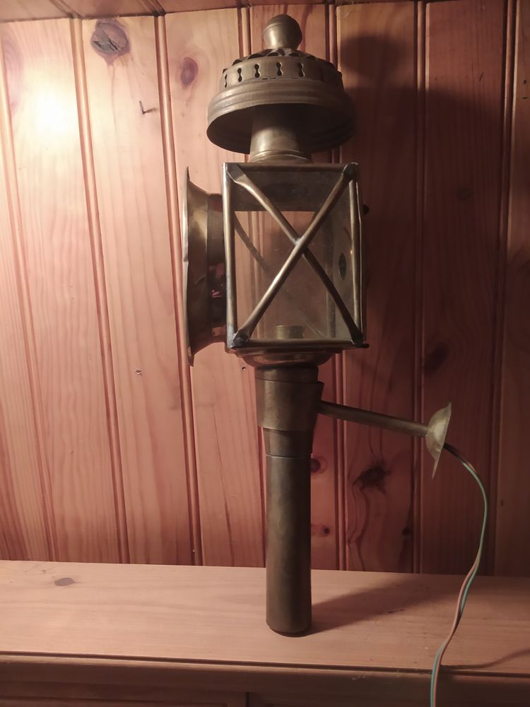 lanterne ancienne en cuivre en applique 50 Verneuil-sur-Seine (78)