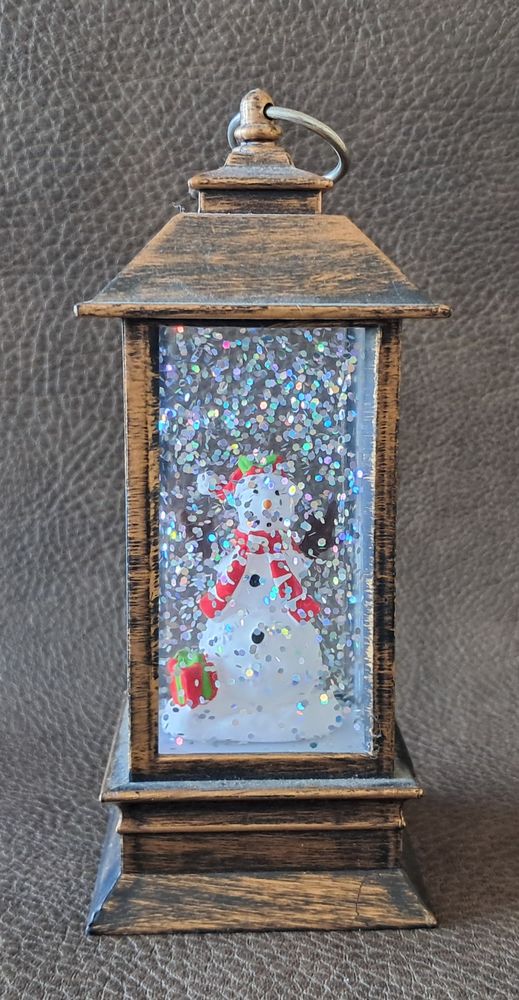 lanterne d�coration de No�l fa�on boule � neige � paillette
5 Carnon Plage (34)