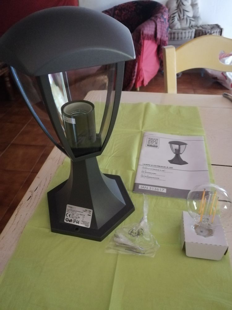 Lanterne ext�rieure �lectrique neuve 20 Bouc-Bel-Air (13)