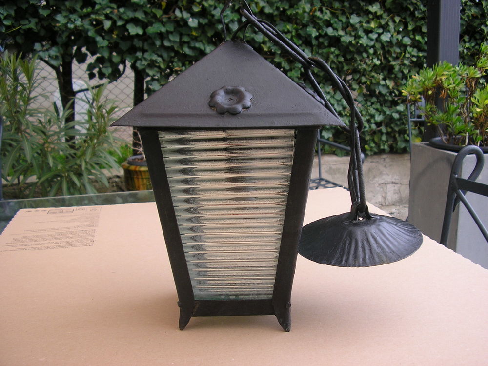 Lanterne 10 N�mes (30)