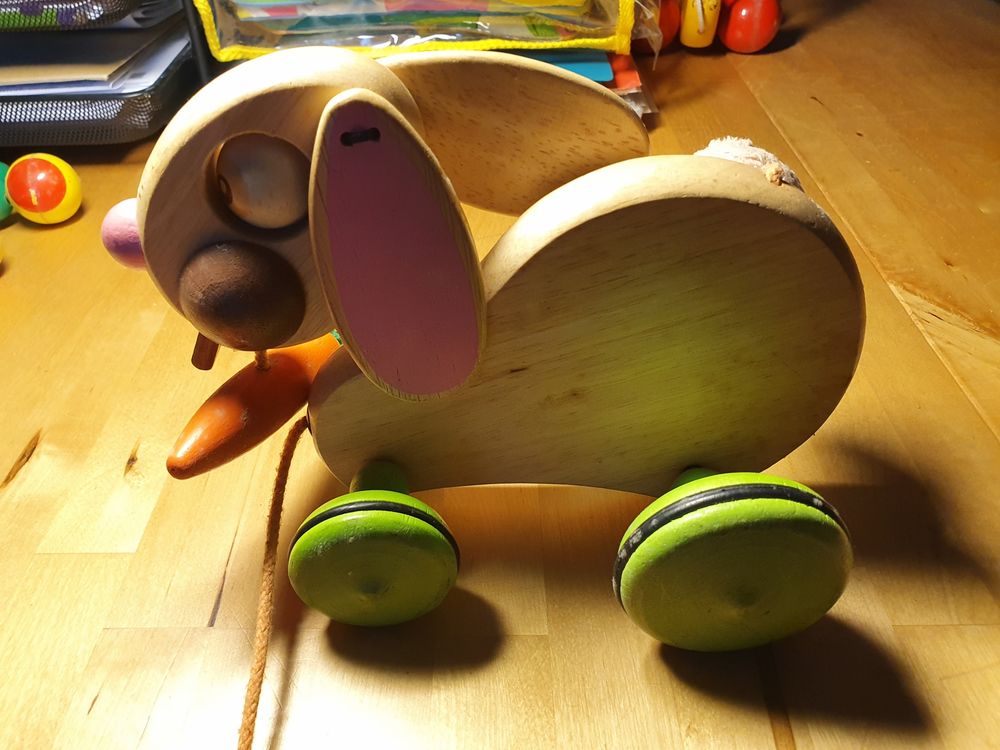 Lapin en bois � tracter (marque DJEGO) 15 Apt (84)